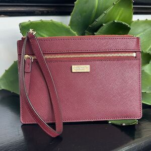 New Kate Spade Burgundy Saffiano Leather Wristlet – Perfect Fall Gift